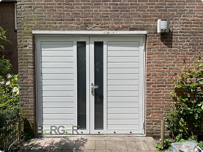 Berger Luxe-Line Twin openslaande deuren Woodgrain Plancha met verticale glaspanelen