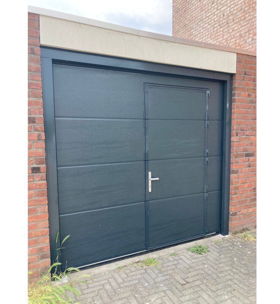 Berger Premium Woodgrain Ligna met loopdeur RAL 7016