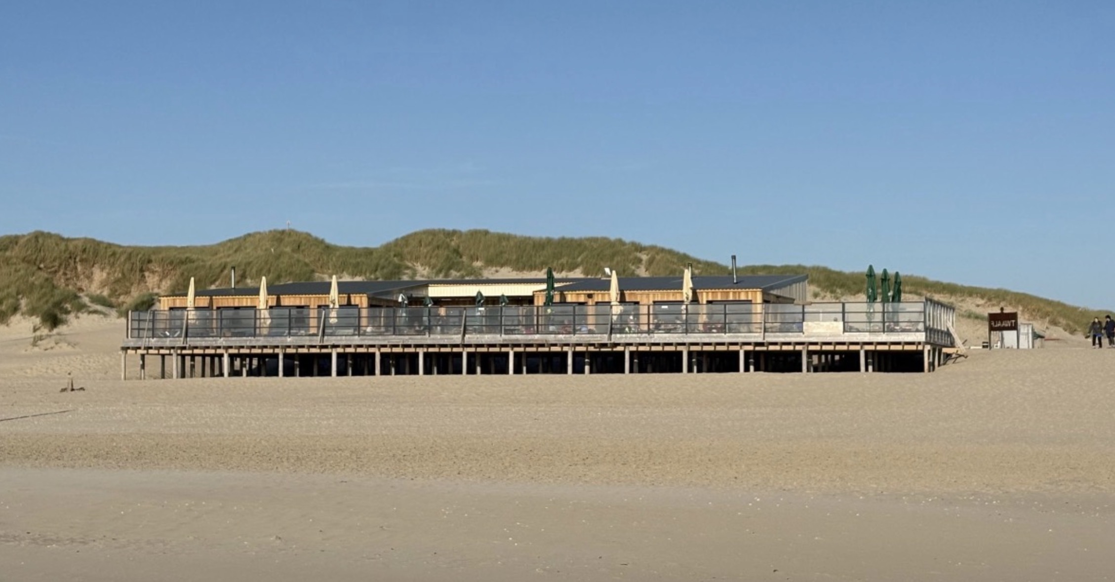Strandpaviljoen 12 op Texel