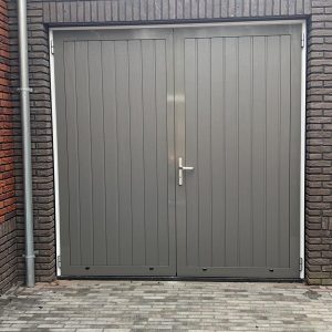 Openslaande garagedeuren Berger Luxe Line Woodgrain Plancha met verticale panelen